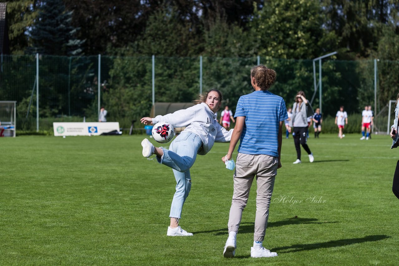 Bild 97 - wBJ Hamburger SV - Holstein Kiel : Ergebnis: 2:0